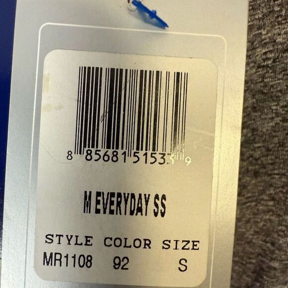 Brand New Asics Men's Size Small Everyday Grey Short Sleeve T-Shirt - Picture 2 of 7